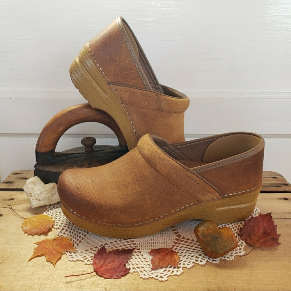 🌻Reserved for Amanda🌻Beeswax Suede Dansko Honey Clog Boho Cottagecore Prairie♡ - Picture 14 of 14